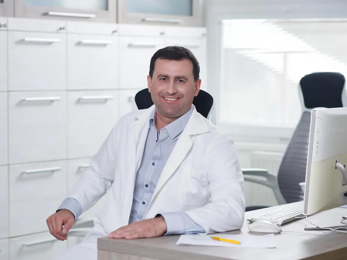 MUDr. Viliam Kubas v ambulancii